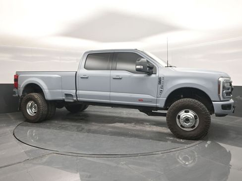 Used 2024 Ford F350 Lariat w/ Lariat Ultimate Package image 11
