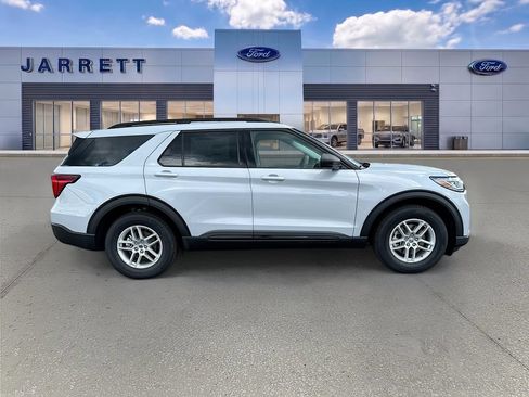New 2026 Ford Explorer Active w/ Active Comfort Package RWD image 8