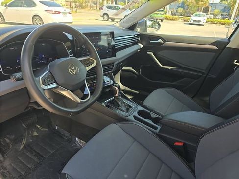 Used 2026 Volkswagen Jetta SE w/ Black Wheel Package FWD image 14