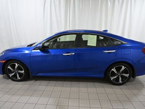 Used 2018 Honda Civic Touring image 10