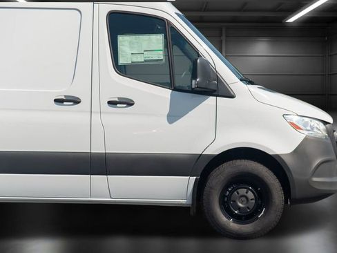 Used 2024 Mercedes-Benz Sprinter 144 Cargo image 11