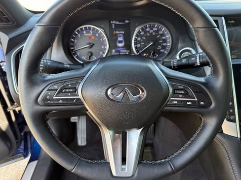 Used 2019 INFINITI Q60 3.0t Luxe w/ Essential Package RWD image 13