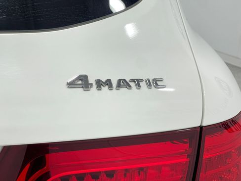 Used 2017 Mercedes-Benz GLC 300 4MATIC image 42