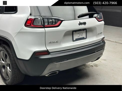 Used 2019 Jeep Cherokee Limited image 15