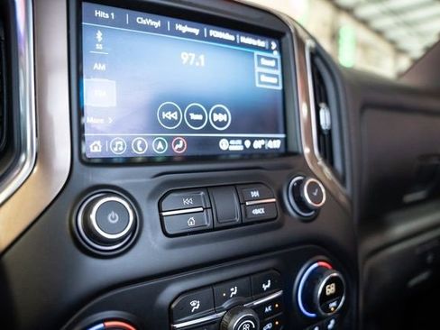 Used 2022 Chevrolet Silverado 2500 High Country w/ Technology Package image 24