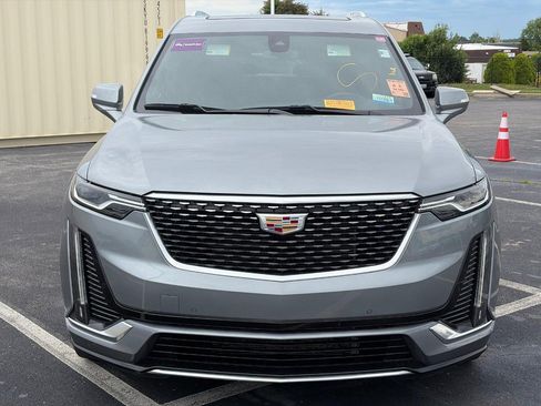 Used 2023 Cadillac XT6 Premium Luxury w/ LPO, Floor Liner Package AWD/4WD image 2