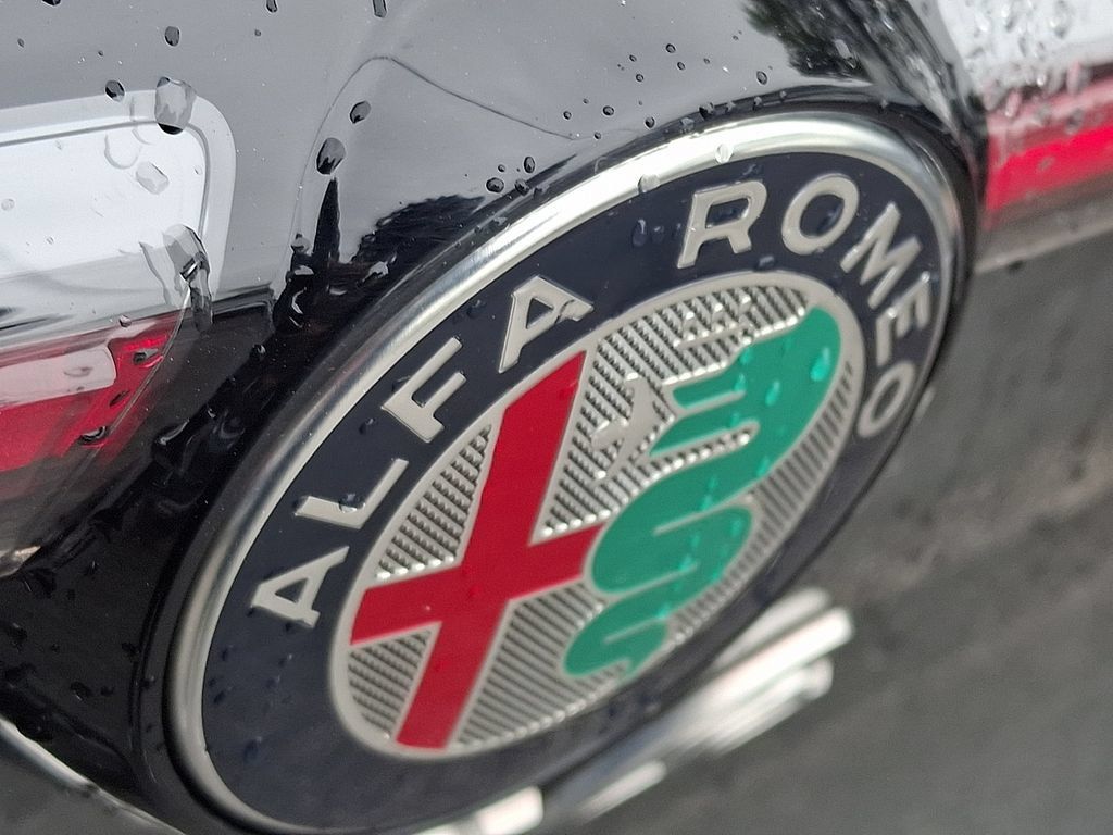 Used 2025 Alfa Romeo Tonale AWD/4WD image 30