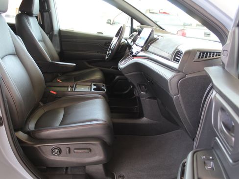 Used 2025 Honda Odyssey Sport-L image 14