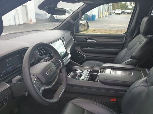 Certified 2024 Jeep Wagoneer Series II AWD/4WD image 10