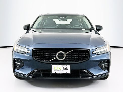 Used 2025 Volvo S60 B5 Core image 2