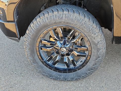 Used 2022 GMC Sierra 1500 AT4 w/ AT4 Preferred Package image 8