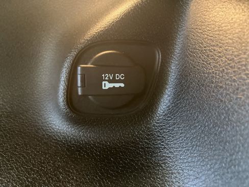 Used 2020 Jeep Cherokee Latitude Plus w/ Cold Weather Group image 29