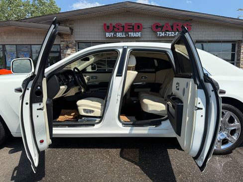 Used 2011 Rolls-Royce Ghost image 17