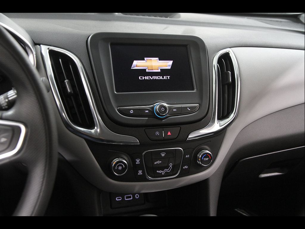 Certified 2024 Chevrolet Equinox LS w/ LS Convenience Package FWD image 9