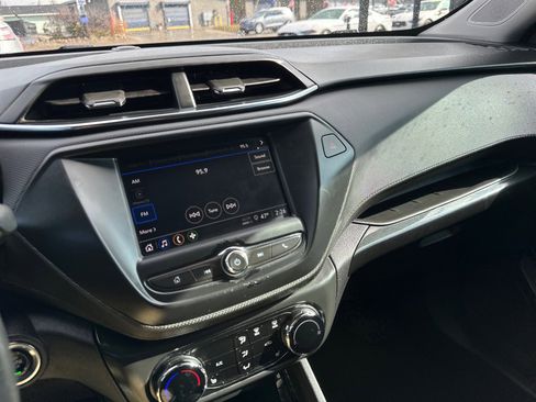 Used 2022 Chevrolet TrailBlazer LT image 28