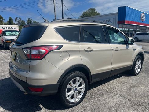 Used 2018 Ford Escape SEL image 3