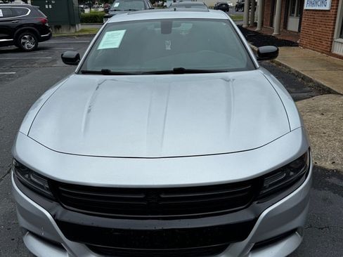 Used 2020 Dodge Charger SXT w/ Blacktop Package RWD image 2