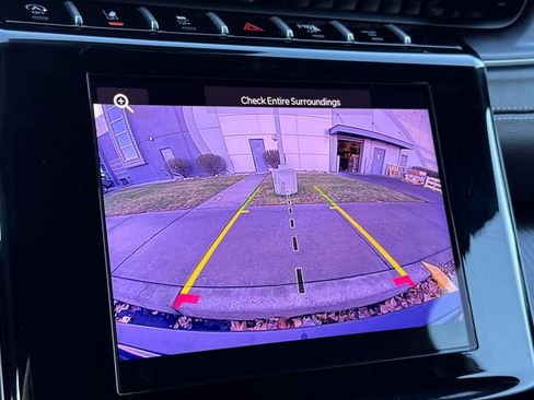 Used 2025 Jeep Grand Cherokee Laredo X w/ Luxury Tech Group I image 19