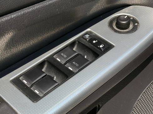 Used 2010 Jeep Grand Cherokee Laredo AWD/4WD image 23