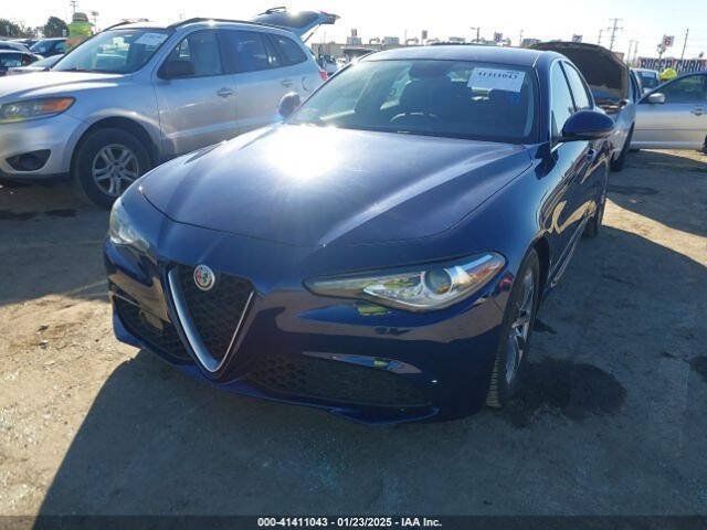 Used 2018 Alfa Romeo Giulia RWD image 2