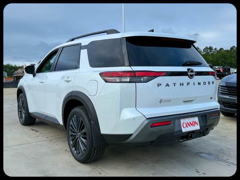 New 2026 Nissan Pathfinder SL FWD image 9