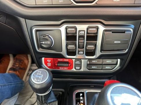 Certified 2025 Jeep Wrangler Unlimited Rubicon image 17