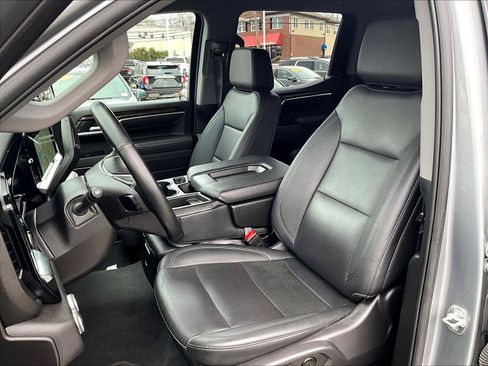 Used 2025 GMC Sierra 1500 SLT image 10