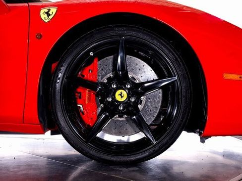 Used 2019 Ferrari 488 Spider image 20