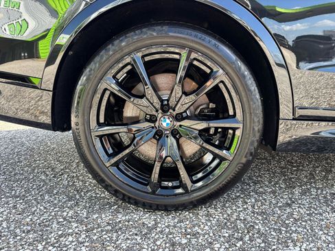 Used 2025 BMW X7 M60i w/ Executive Package AWD/4WD image 40