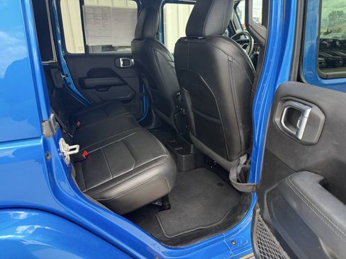 Used 2023 Jeep Wrangler Unlimited Sahara AWD/4WD image 12