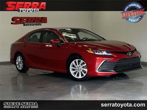 Certified 2023 Toyota Camry LE image 1