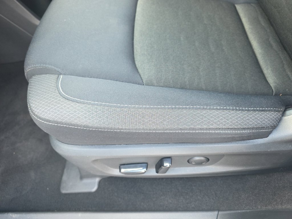 Used 2025 Nissan Pathfinder SV AWD/4WD image 16