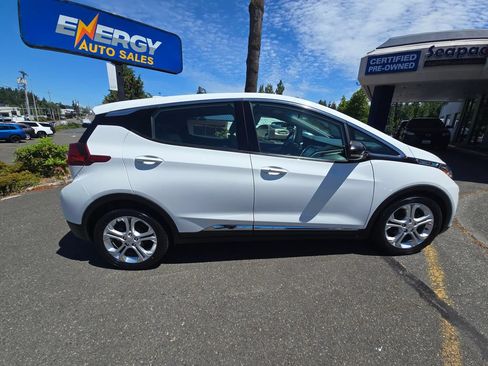 Used 2020 Chevrolet Bolt LT FWD image 8