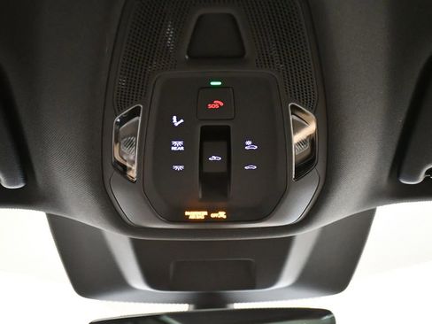 Used 2025 Audi Q5 Premium w/ Convenience Package image 18