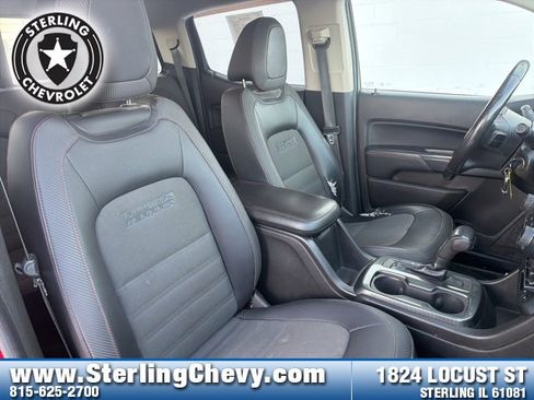 Used 2016 GMC Canyon SLE w/ All Terrain Adventure Package image 11