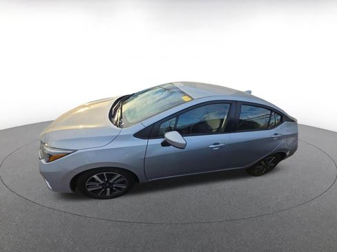 Used 2025 Nissan Versa SV image 4