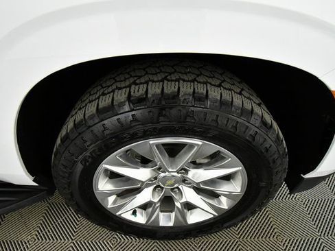 Used 2021 Chevrolet Tahoe Premier w/ Premium Package AWD/4WD image 17