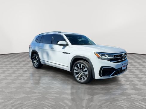 Used 2022 Volkswagen Atlas SEL Premium image 3