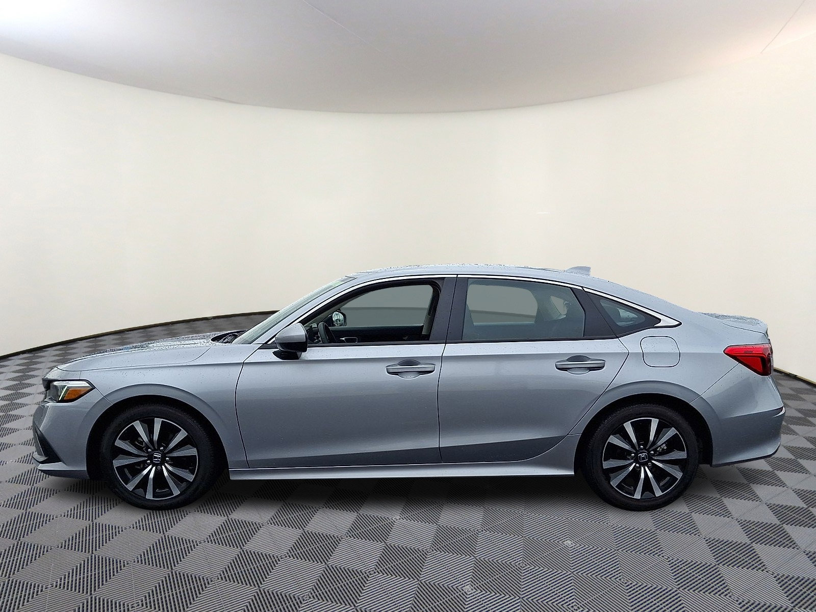 Used 2023 Honda Civic EX image 4