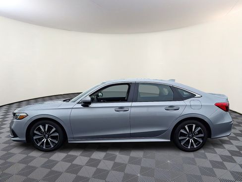 Used 2023 Honda Civic EX image 4
