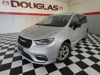 Used 2024 Chrysler Pacifica Limited