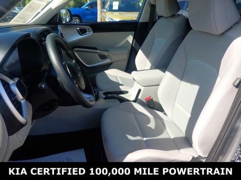Used 2025 Kia Soul LX w/ LX Technology Package FWD image 20