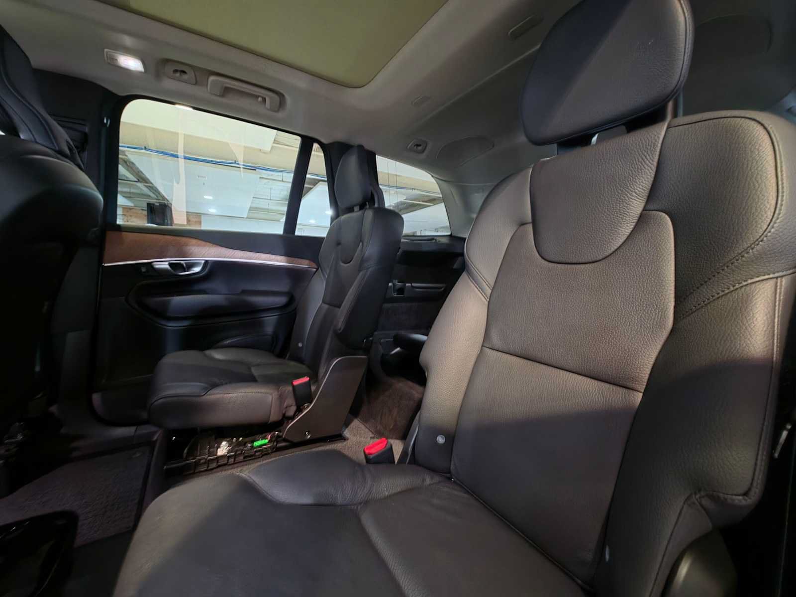 Used 2024 Volvo XC90 B6 Plus w/ Protection Package Premier AWD/4WD image 21