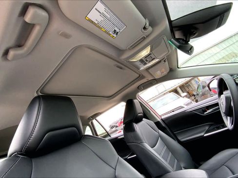 Used 2025 Toyota RAV4 XLE Premium image 14