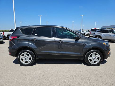 Used 2018 Ford Escape S image 2