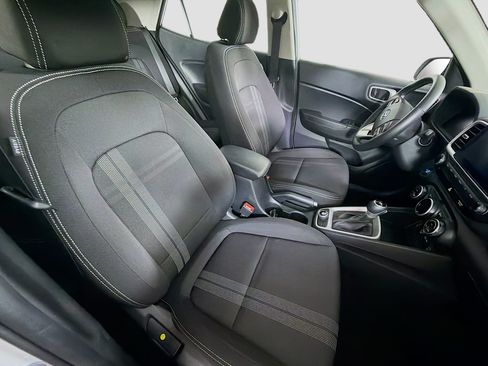 Used 2025 Hyundai Venue SEL FWD image 30