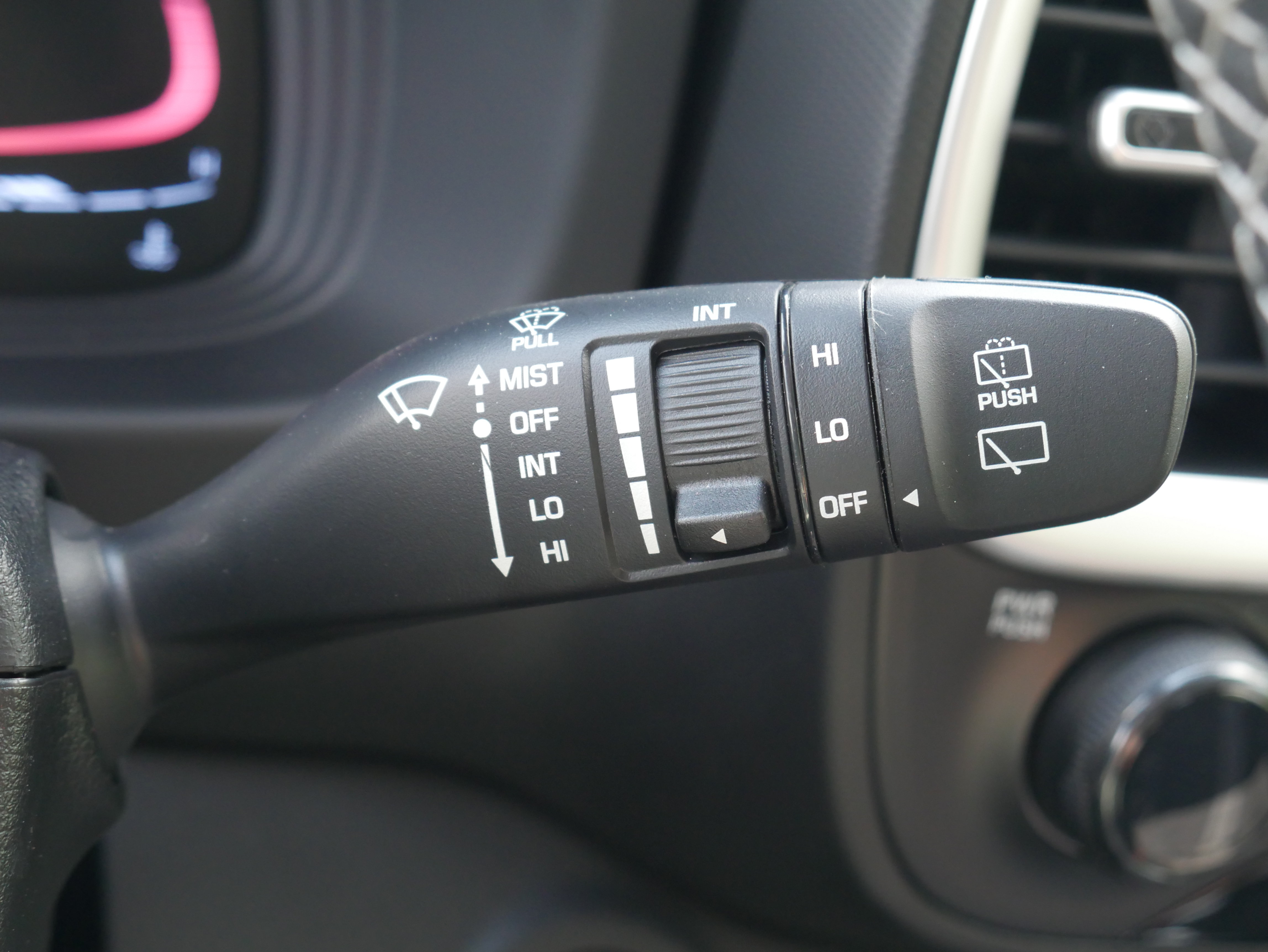 Used 2026 Hyundai Venue SEL FWD image 29