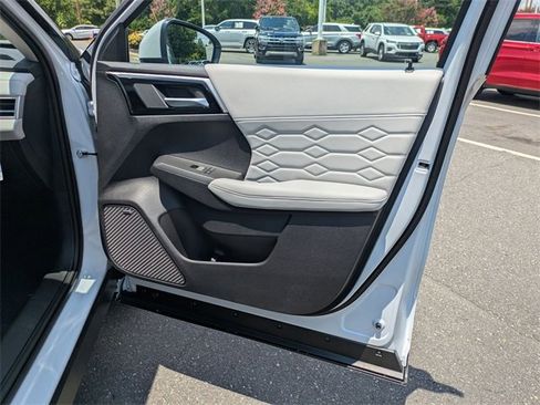 New 2025 Mitsubishi Outlander SEL image 33