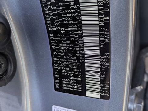 Used 2025 Toyota Corolla LE image 34