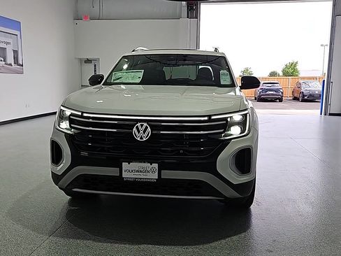 New 2026 Volkswagen Atlas Peak Edition AWD/4WD image 4